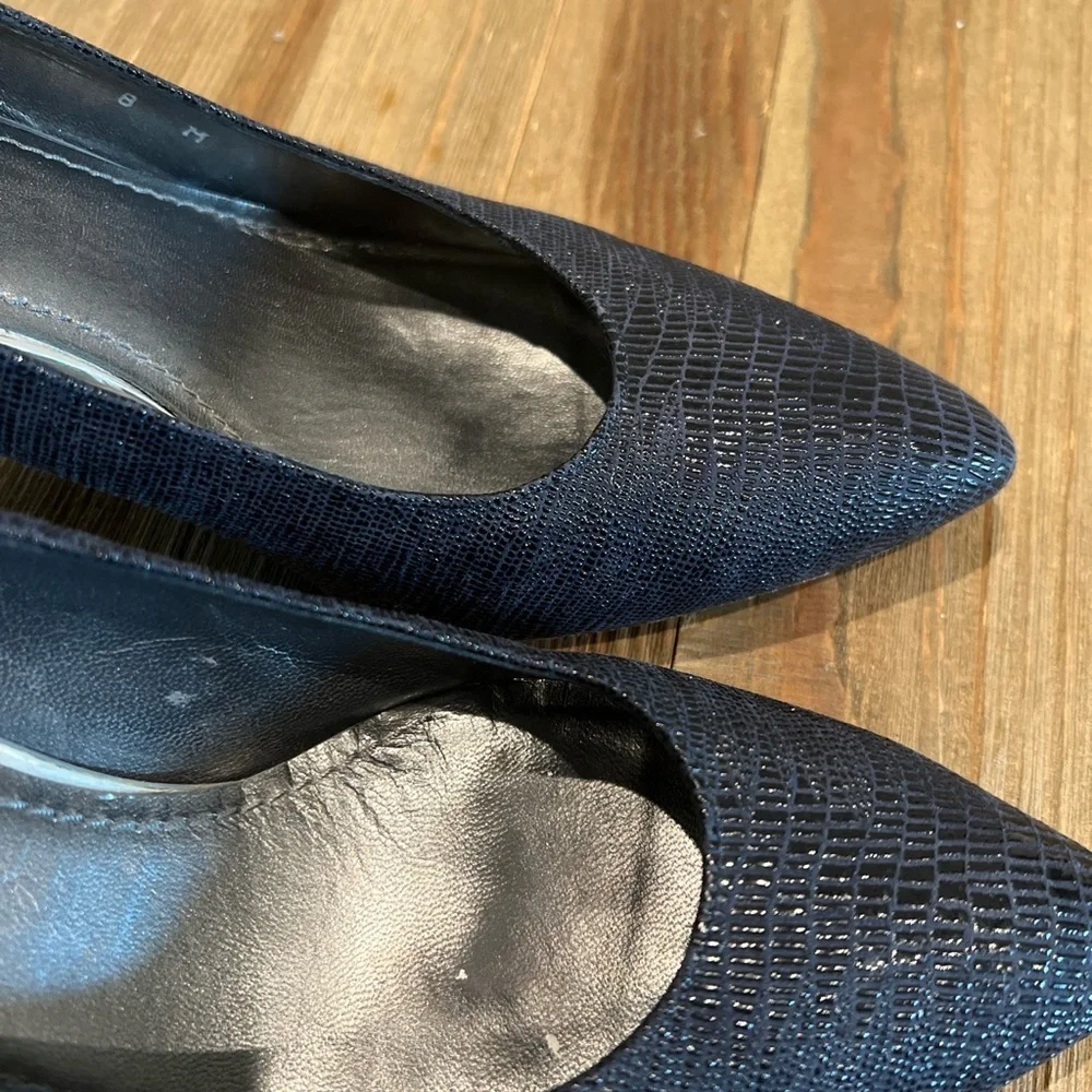 Stuart Weitzman Black Curvia Textured Pointed Toe Pumps Shoes 8 M